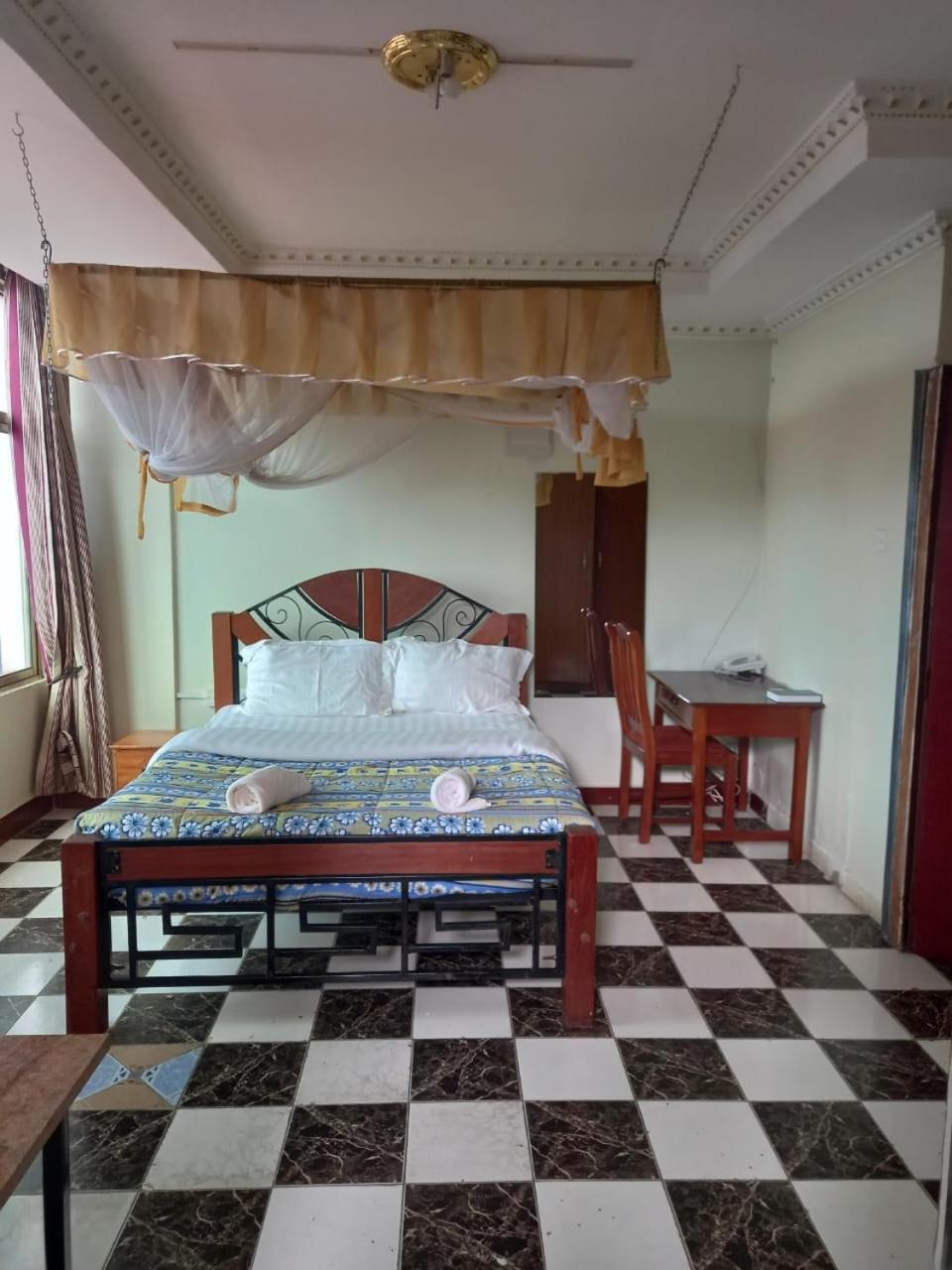 Newstead Hotel نيفاشا المظهر الخارجي الصورة