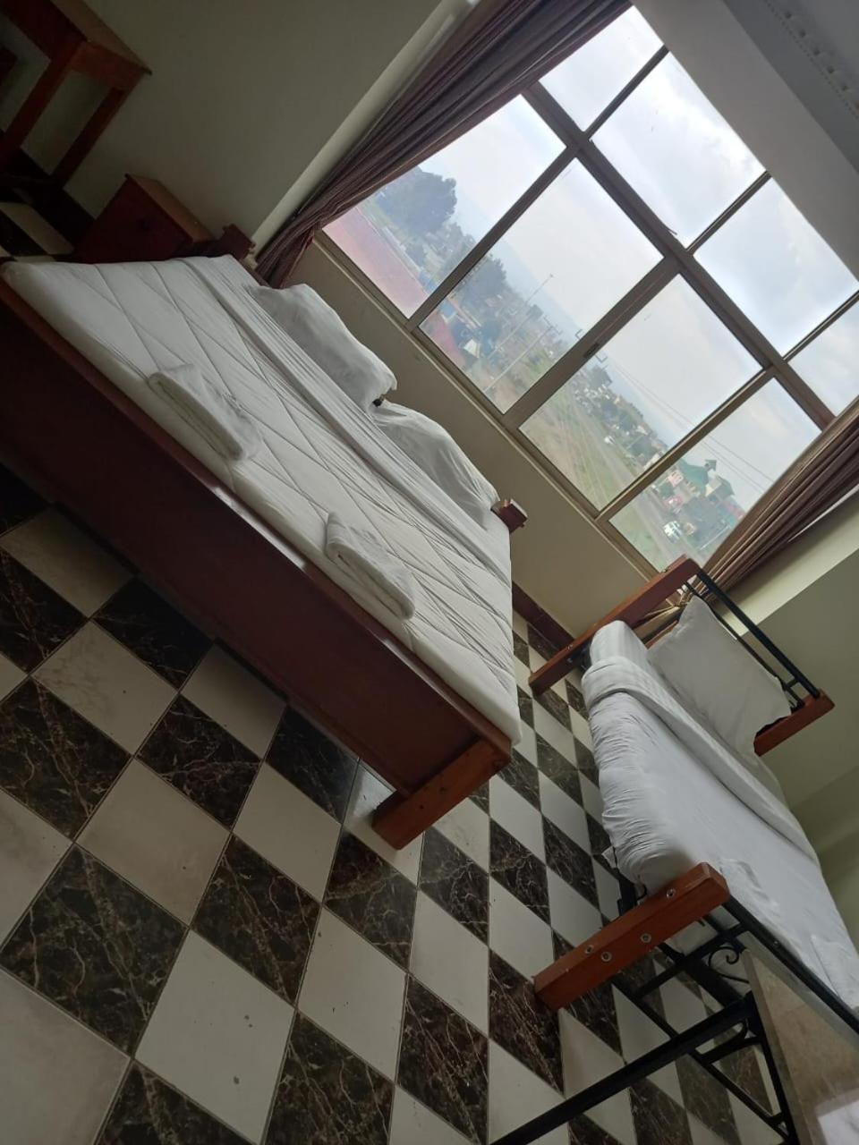 Newstead Hotel نيفاشا المظهر الخارجي الصورة