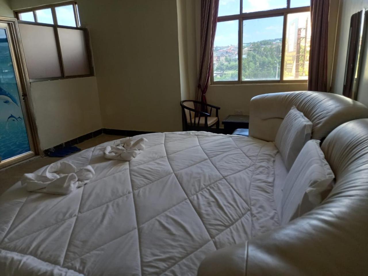 Newstead Hotel نيفاشا المظهر الخارجي الصورة