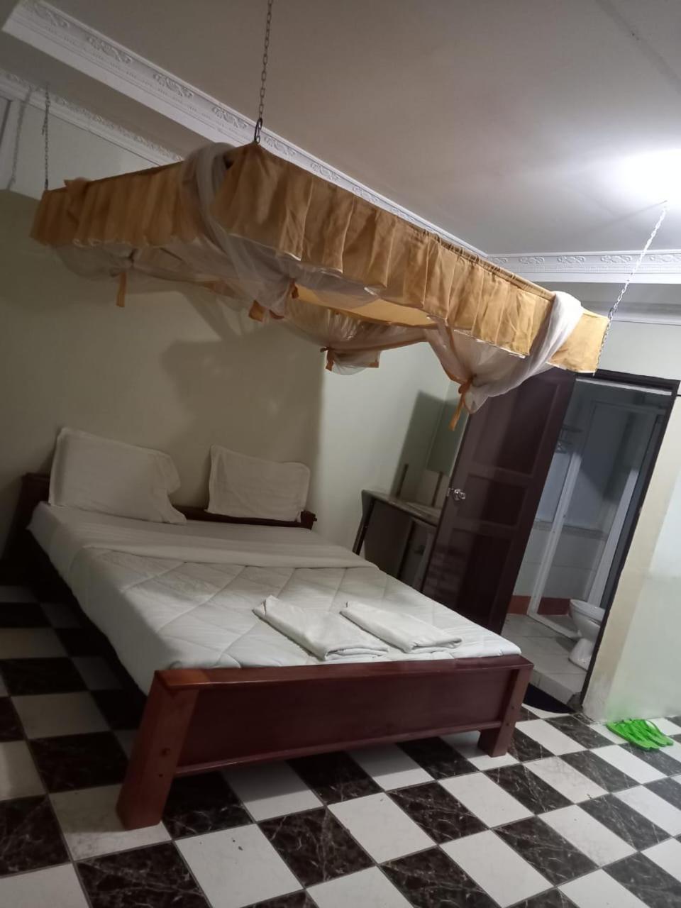 Newstead Hotel نيفاشا المظهر الخارجي الصورة