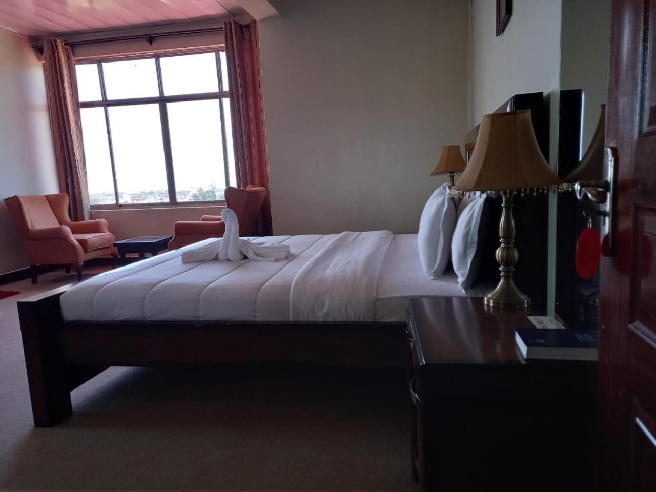 Newstead Hotel نيفاشا المظهر الخارجي الصورة