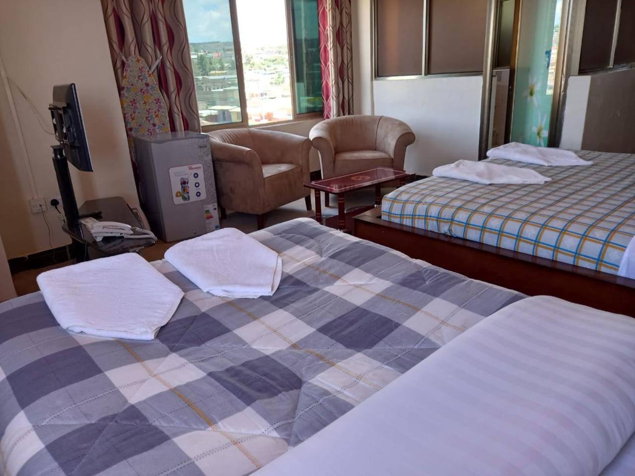 Newstead Hotel نيفاشا المظهر الخارجي الصورة