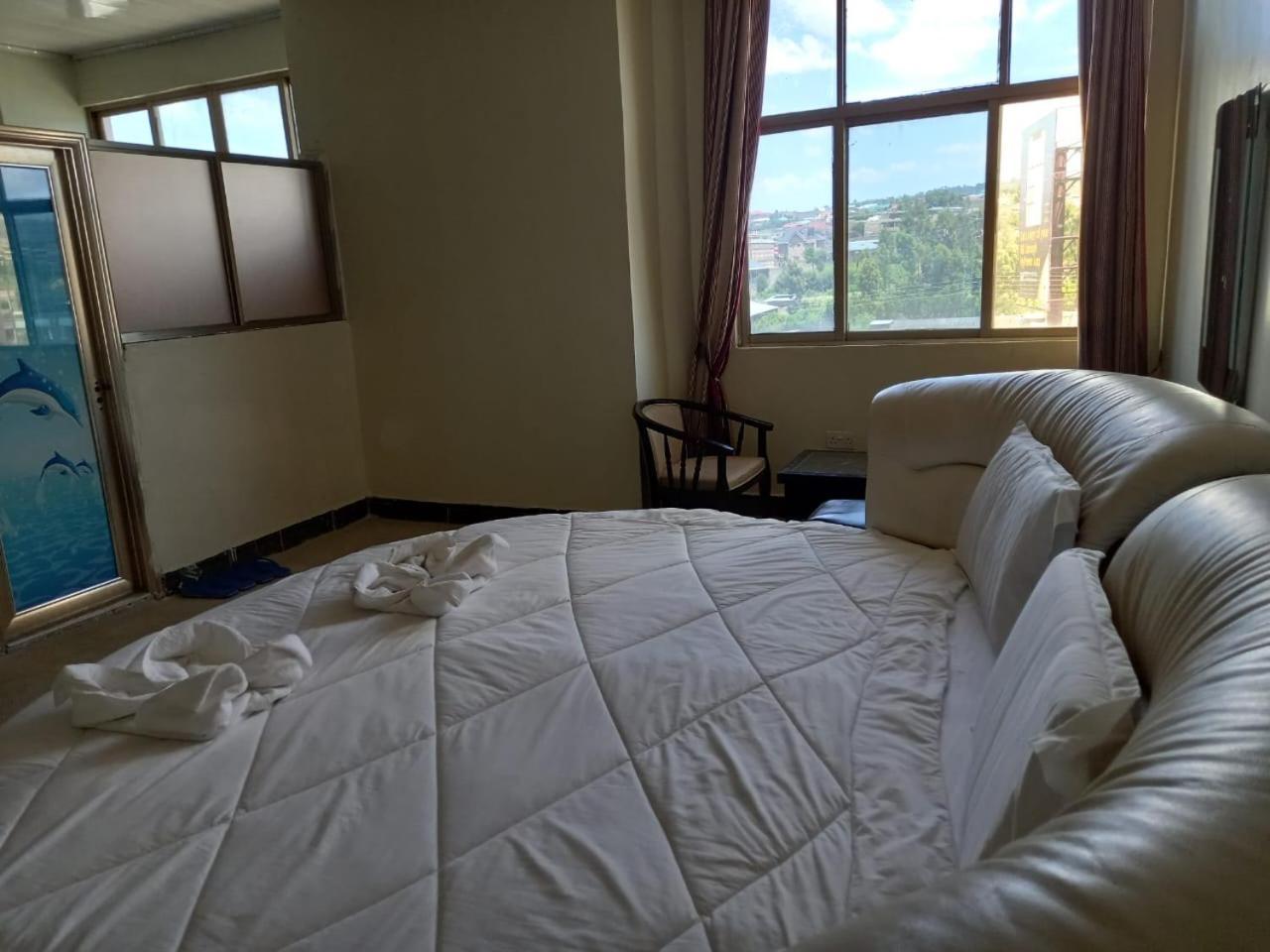 Newstead Hotel نيفاشا المظهر الخارجي الصورة
