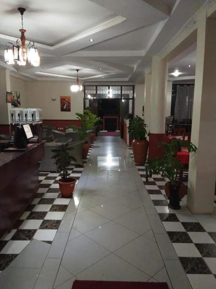 Newstead Hotel نيفاشا المظهر الخارجي الصورة